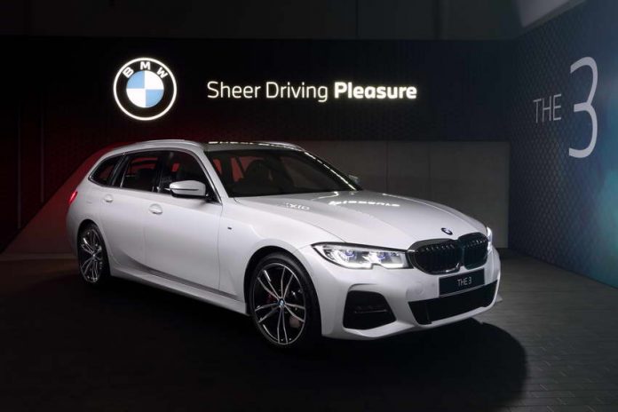 BMW Indonesia Resmi Luncurkan Dua Mobil Baru, 320i Touring dan 330i Sedan